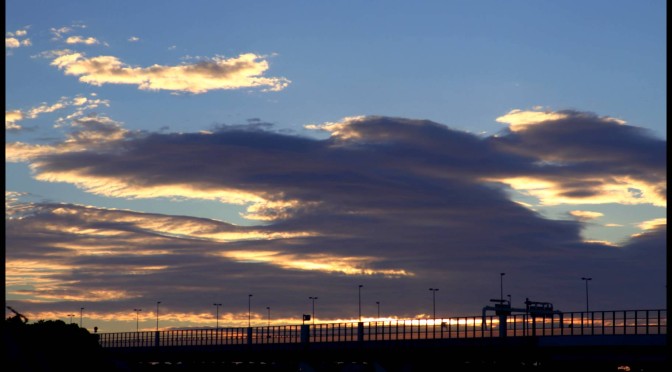 夕日に照らされた飛行機を撮るつもりが・・・