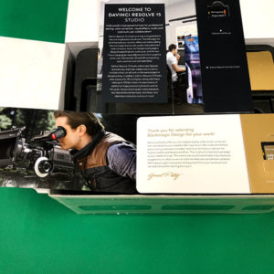 BMPCC4Kが航空便でやってきた。